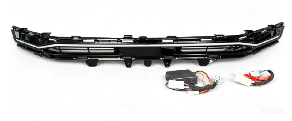 Toyota Camry 9th Gen Front Through-Type Light – Sport