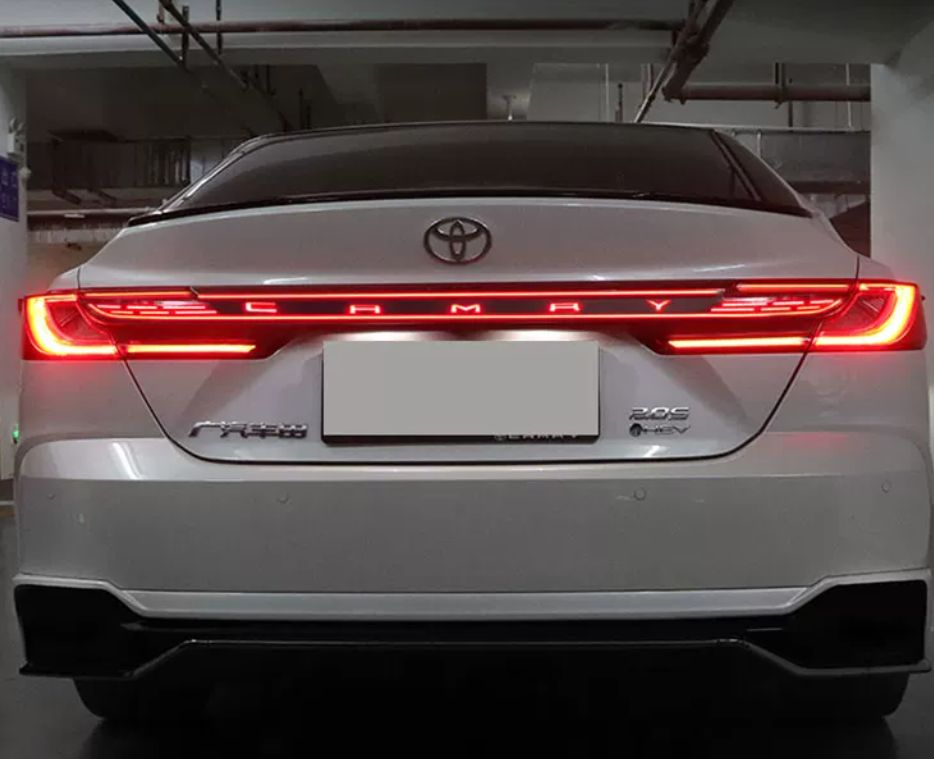 Toyota Camry 9th Gen Rear Through-Type Light – Lettered Version